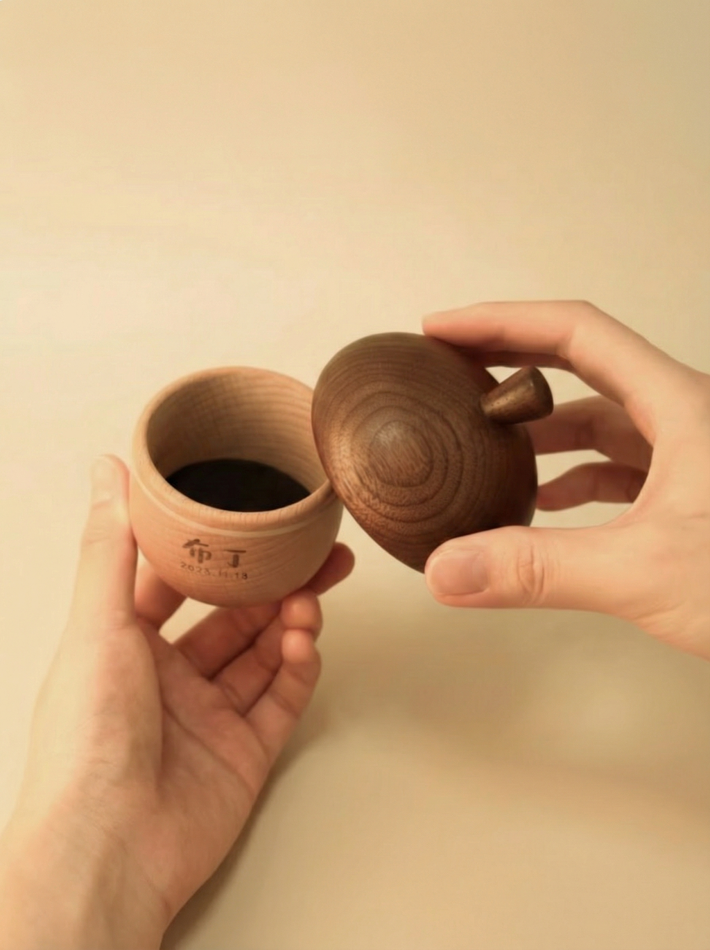 Acorn-shaped memorial keepsake urn for pets