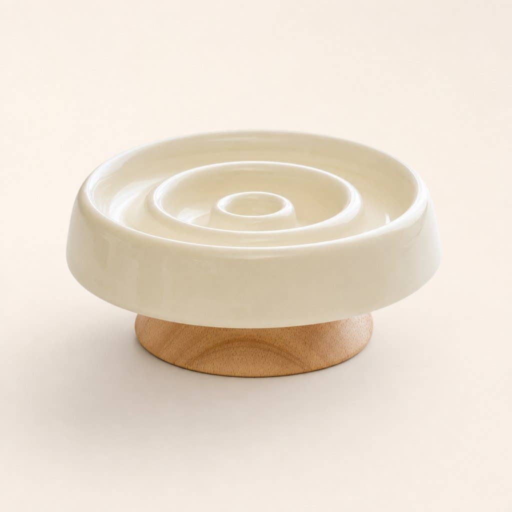Ceramic slow feeder cat bowl in beige